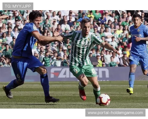 拉齐奥0-0莱切客场平局，进攻乏力难破保级队防线